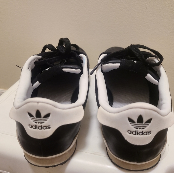 Adidas shoes - Picture 3 of 6